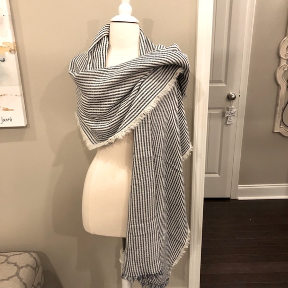 Navy Blue & White Shawl - Picture 1 of 10